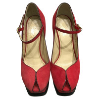 Yves Saint Laurent Pumps/Peeptoes aus Wildleder in Rot