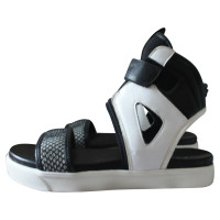 Dkny Sandals