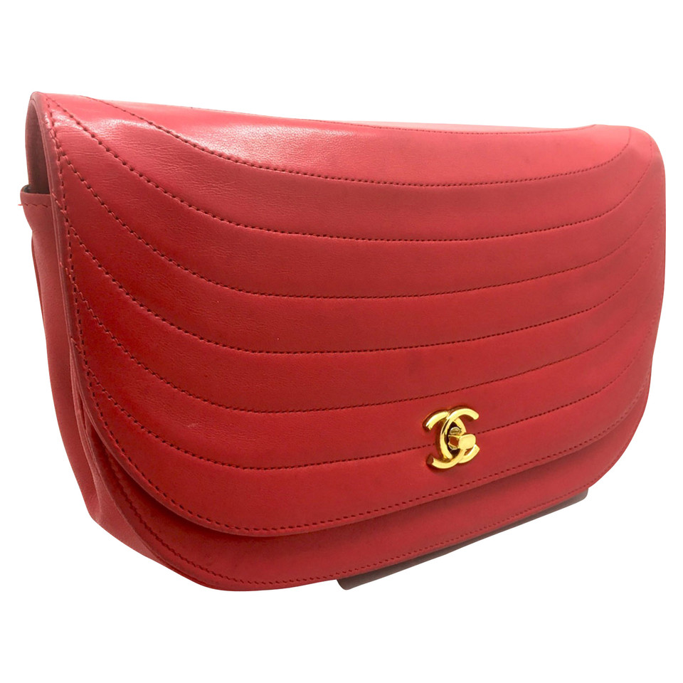 Chanel clutch IN RED LEATHER HDW GOLD