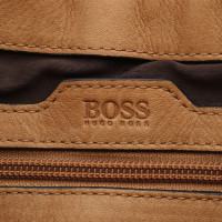Hugo Boss Lederhandtasche in Ocker