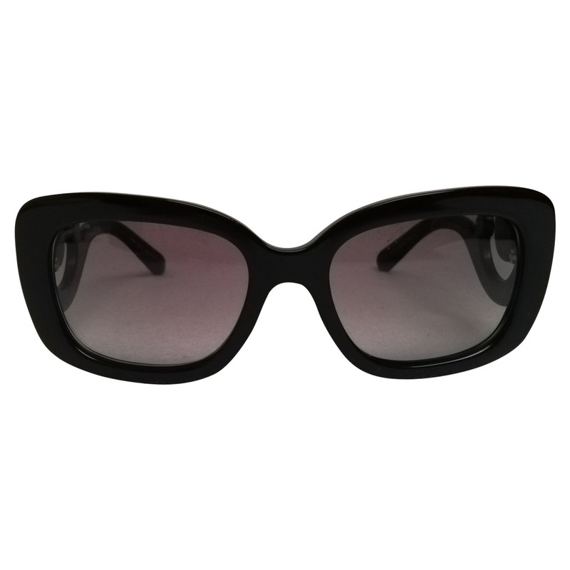 Prada Sunglasses in Black - Second Hand 