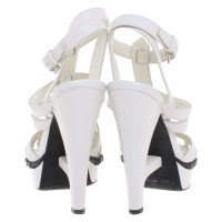 Yves Saint Laurent Sandalen aus Leder in Creme