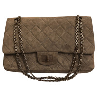 Chanel Handtasche aus Wildleder in Grau