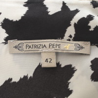 Patrizia Pepe Oversized blouse in cream / black