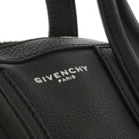 Givenchy Nightingale Medium aus Leder in Schwarz
