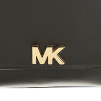 Michael Kors Umhängetasche aus Leder in Schwarz