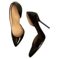 Gucci pumps made of lacquered leather