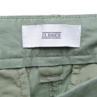 Closed trousers in green