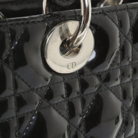 Christian Dior Lady Dior Medium aus Lackleder in Schwarz