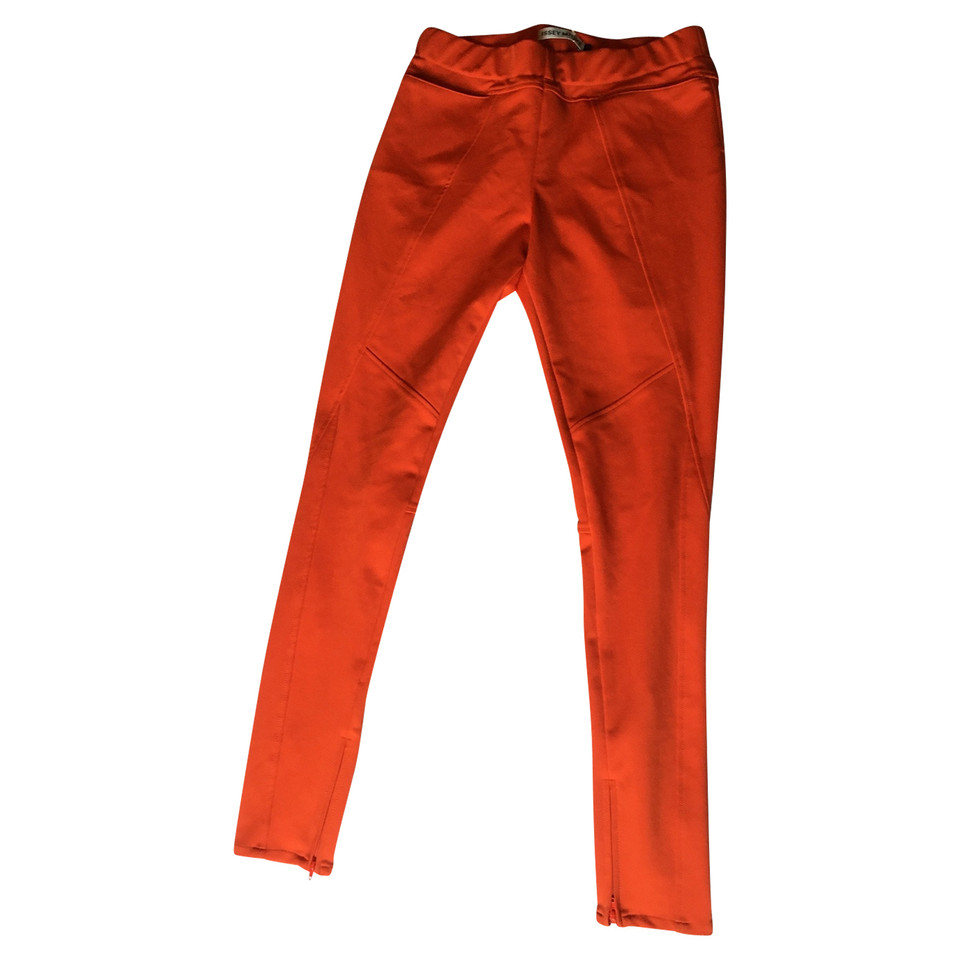 Issey Miyake Paire de Pantalon en Orange