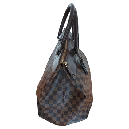 Louis Vuitton Greenwich Leather in Brown
