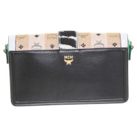 Mcm Clutch im Materialmix mit Label-Lettern