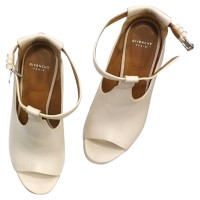 Givenchy Peep-dita dei piedi in nudo