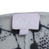 Lala Berlin Knitted shirt in blue / offwhite
