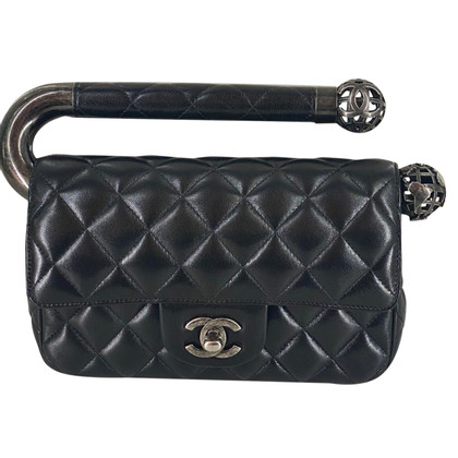 Chanel Around the World Clutch Leather in Black