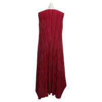 Issey Miyake Pleated dress in dark red