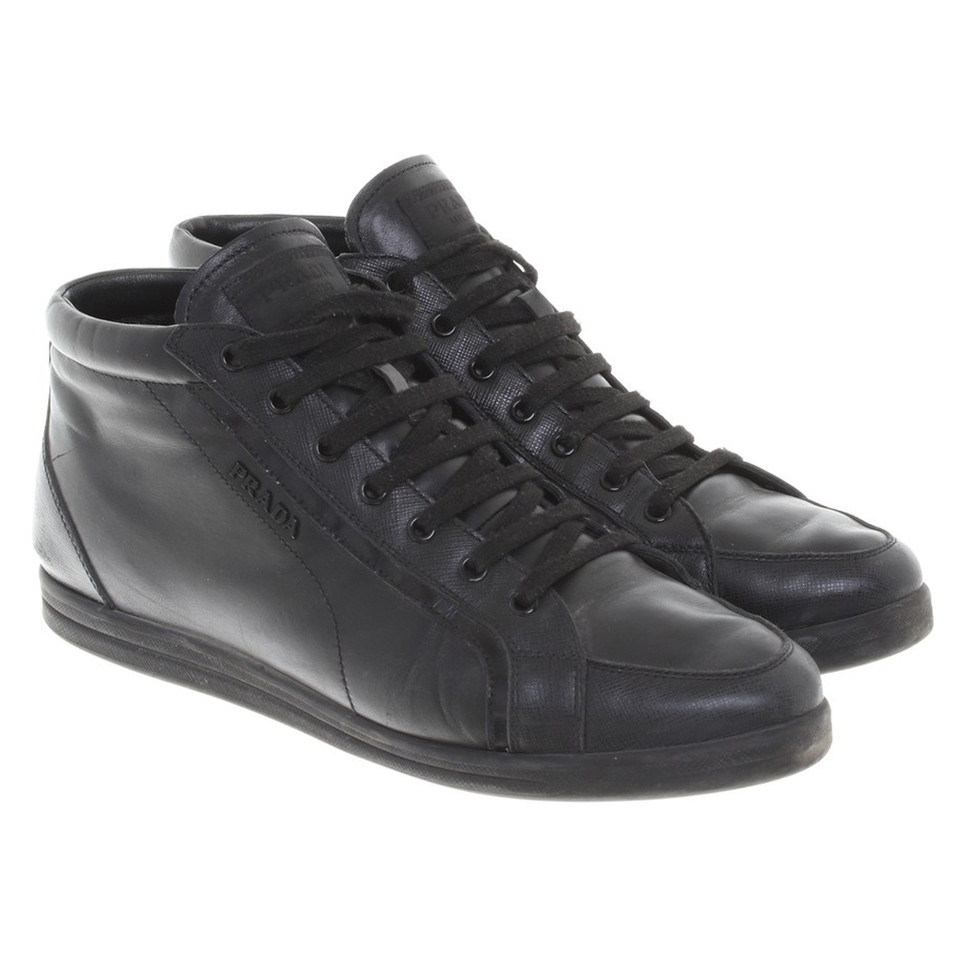 Prada Lederen sneakers in zwart