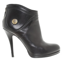 Gucci Leather ankle boots in black