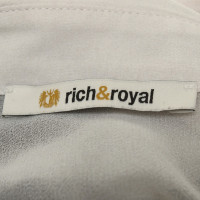 Rich & Royal Blouse with batik pattern