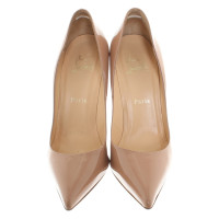 Christian Louboutin Lackleder-Pumps in Nude