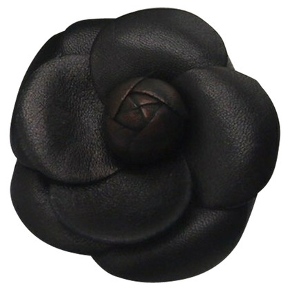 Chanel Brosche aus Leder in Schwarz