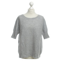 Dear Cashmere Cashmere top in light grey