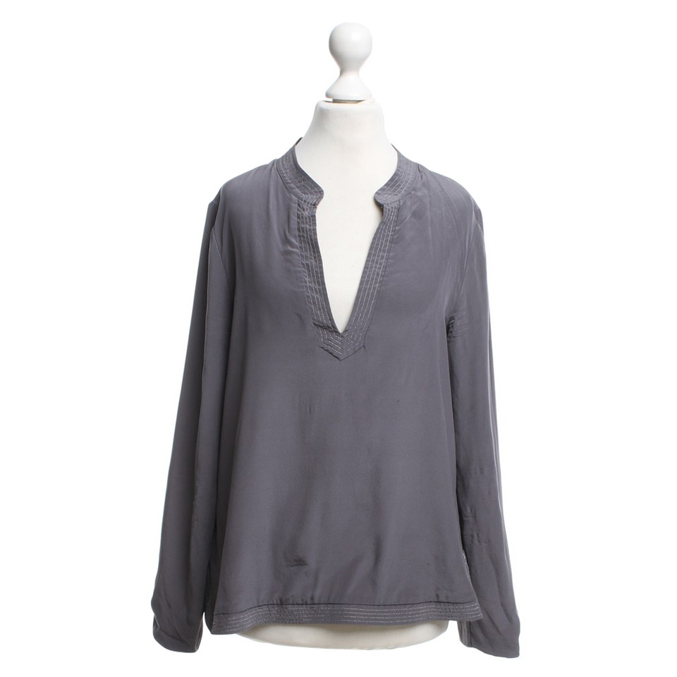 Style Butler blouse de soie en gris