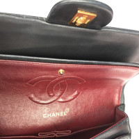 Chanel Classic Flap Bag Medium Leather in Blue