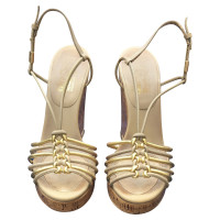 Salvatore Ferragamo Sandalen Leer in Goud