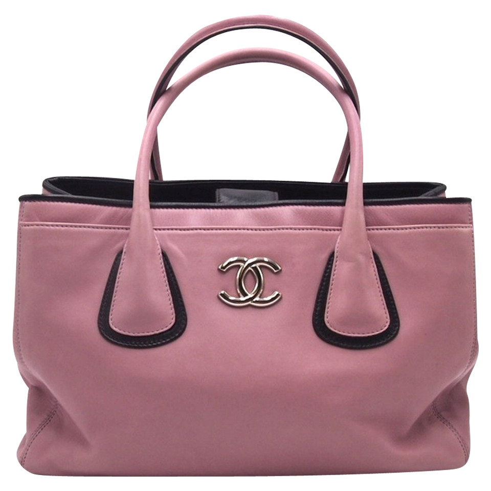 Chanel Executive Leer in Roze
