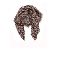 Rika Scarf with leopard print