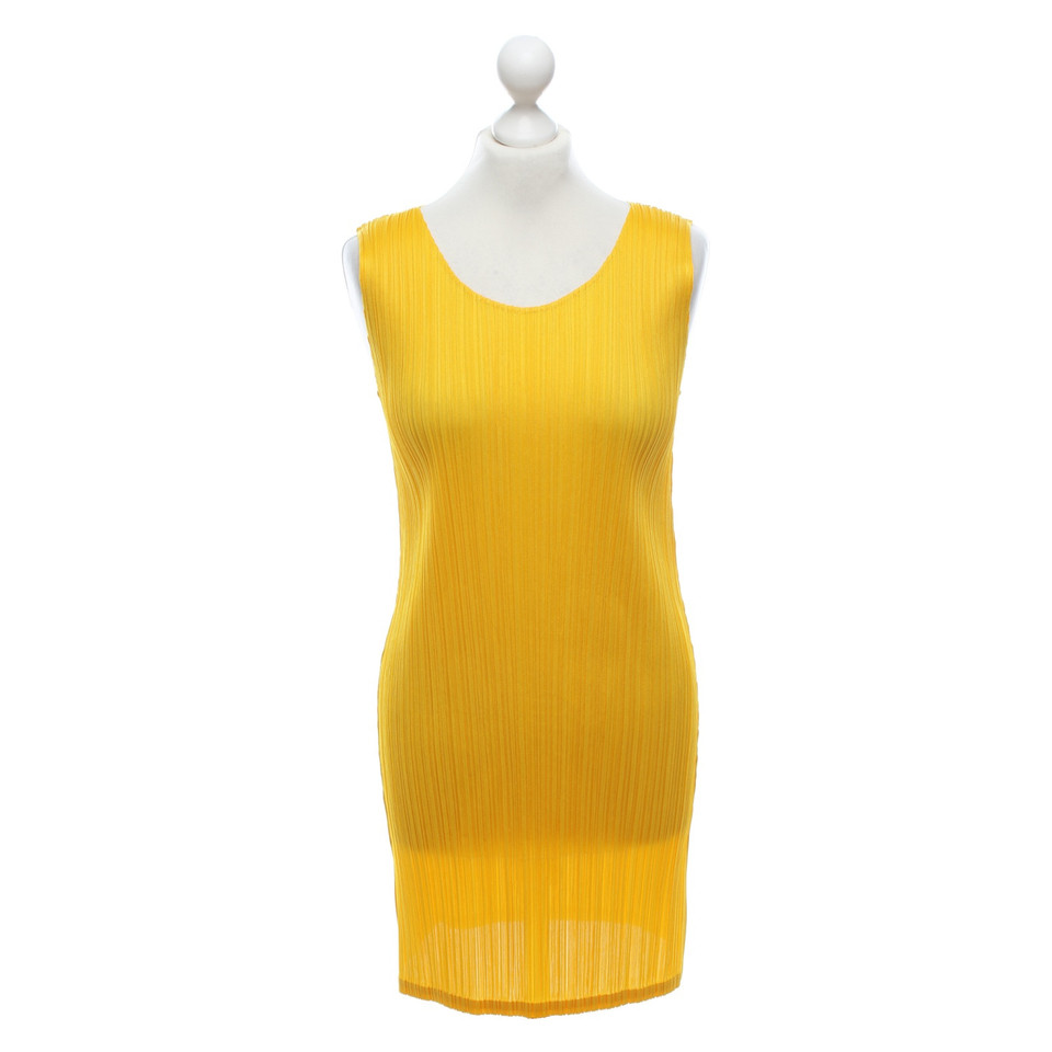 Issey Miyake Top in yellow