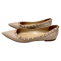 Valentino Garavani Slippers/Ballerinas Patent leather in Nude