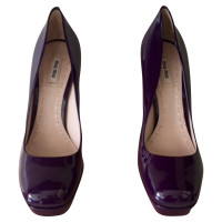 Miu Miu pumps made of lacquered leather