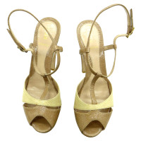Fendi Sandals Leather in Gold