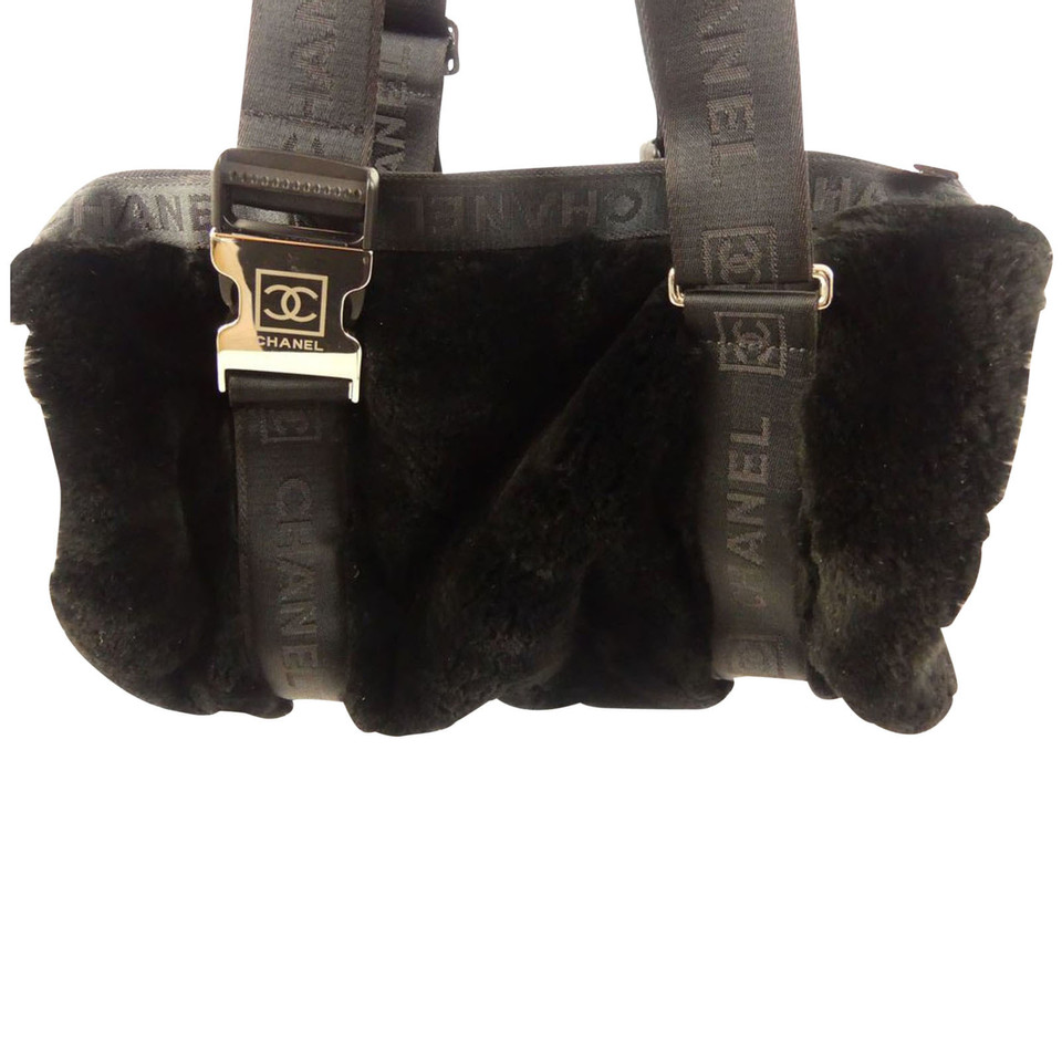 Chanel Handtasche aus Pelz in Schwarz