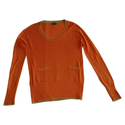 D&G Knitwear in Orange