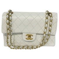 Chanel Flap Bag aus Leder in Weiß