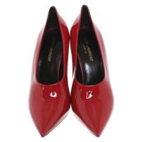 Saint Laurent Pumps/Peeptoes Lakleer in Rood