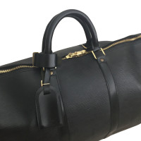 Louis Vuitton Keepall 50 aus Lackleder in Schwarz