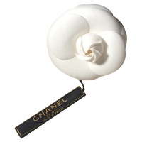 Chanel Witte bloem broche