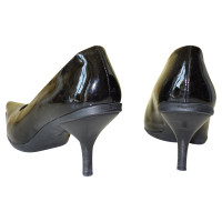 Prada pumps in patent leather