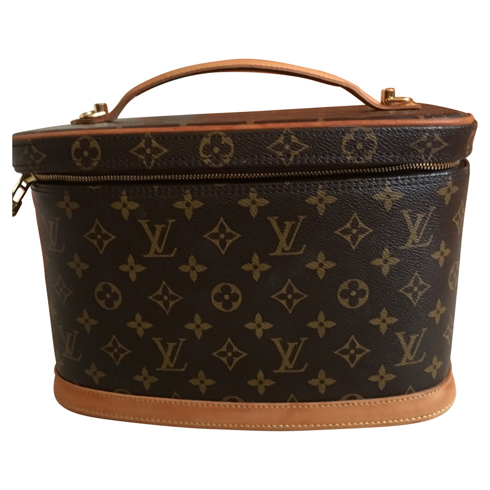 Louis Vuitton Nice Leather in Brown