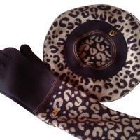Louis Vuitton Cappello e guanti