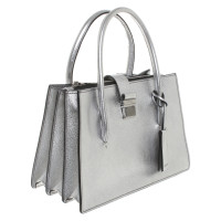 Miu Miu Handtasche aus Leder in Silbern