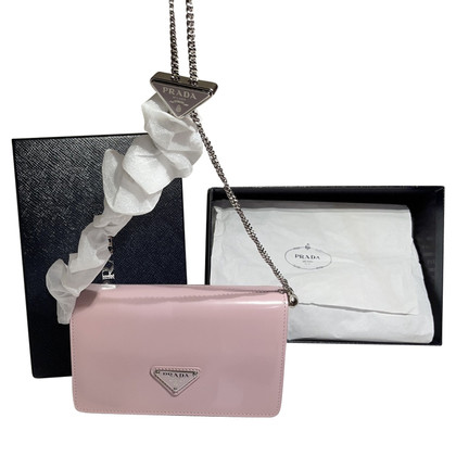 Prada Shoulder bag Patent leather in Pink