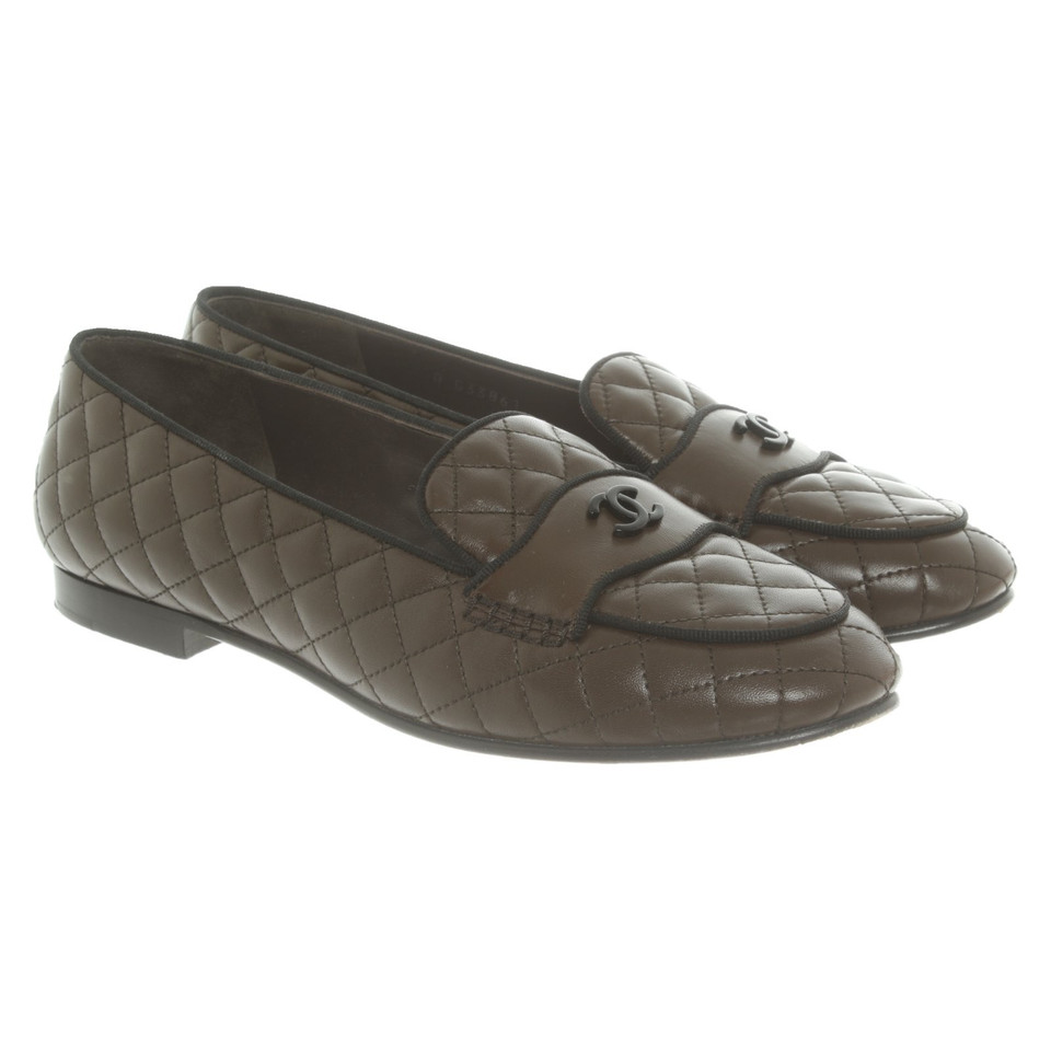 Chanel Slipper/Ballerinas aus Leder in Braun