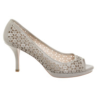 Prada Pumps/Peeptoes Leer in Beige