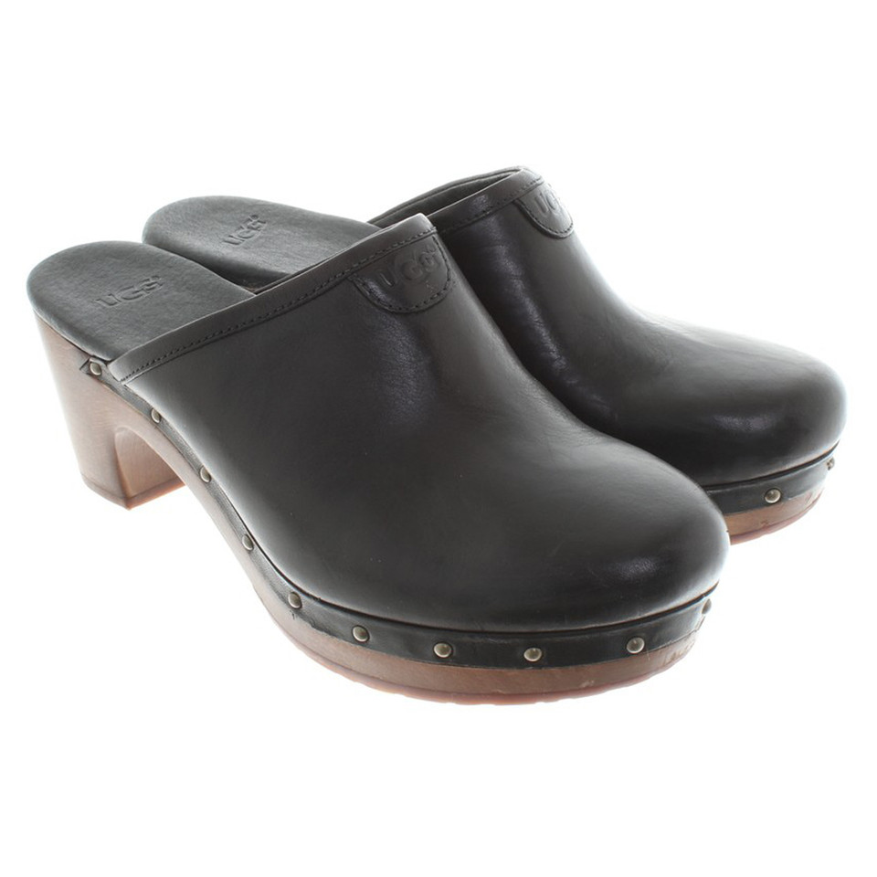 Ugg Clogs in Schwarz