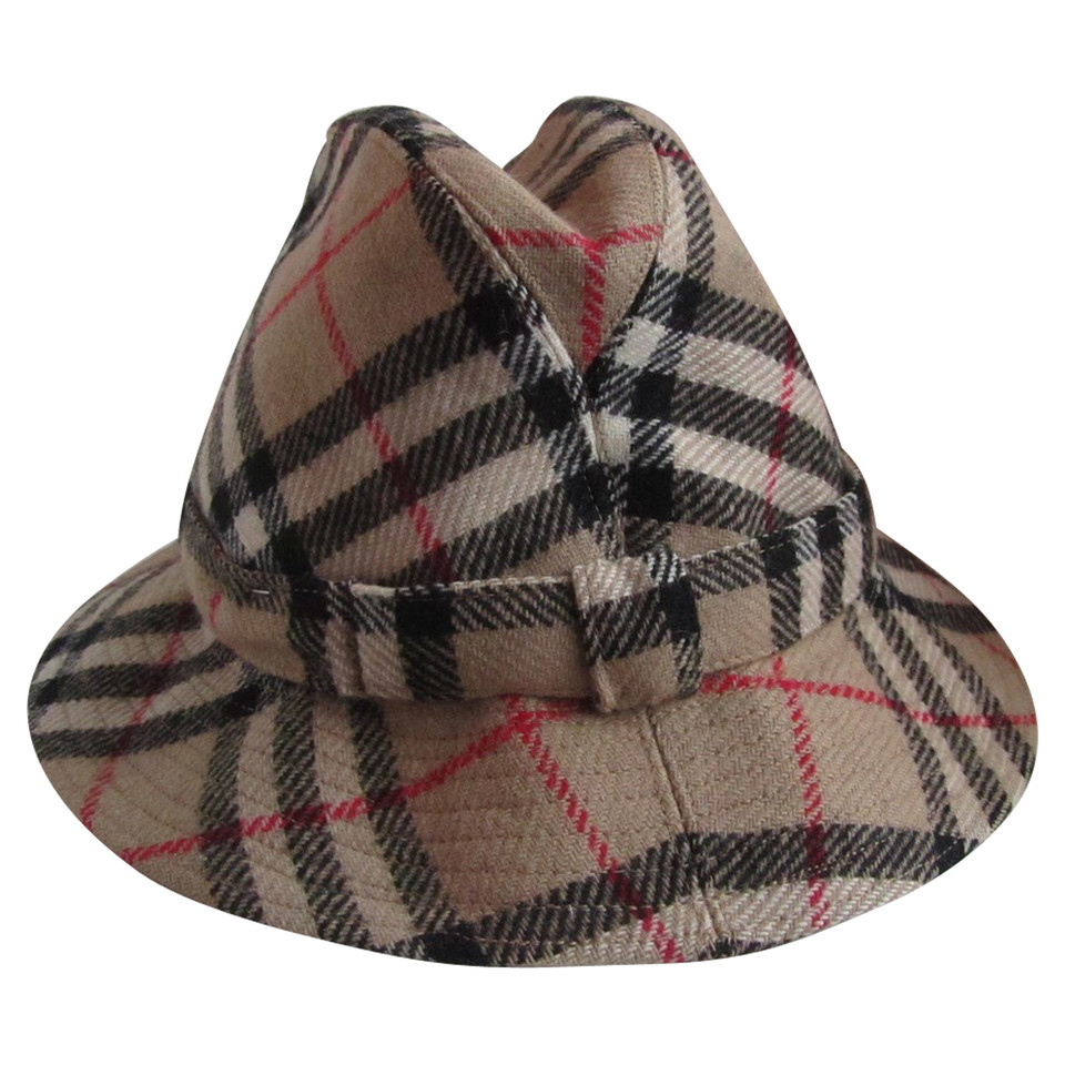 Burberry Hat with nova check pattern